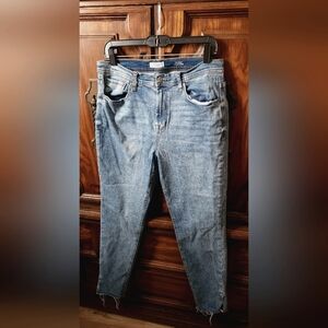 Kensie Jeans - The Violet: High-Rise Skinny Jeans - Washed out Denim - 10/30